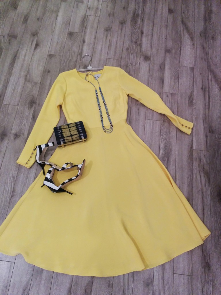 yellow dress