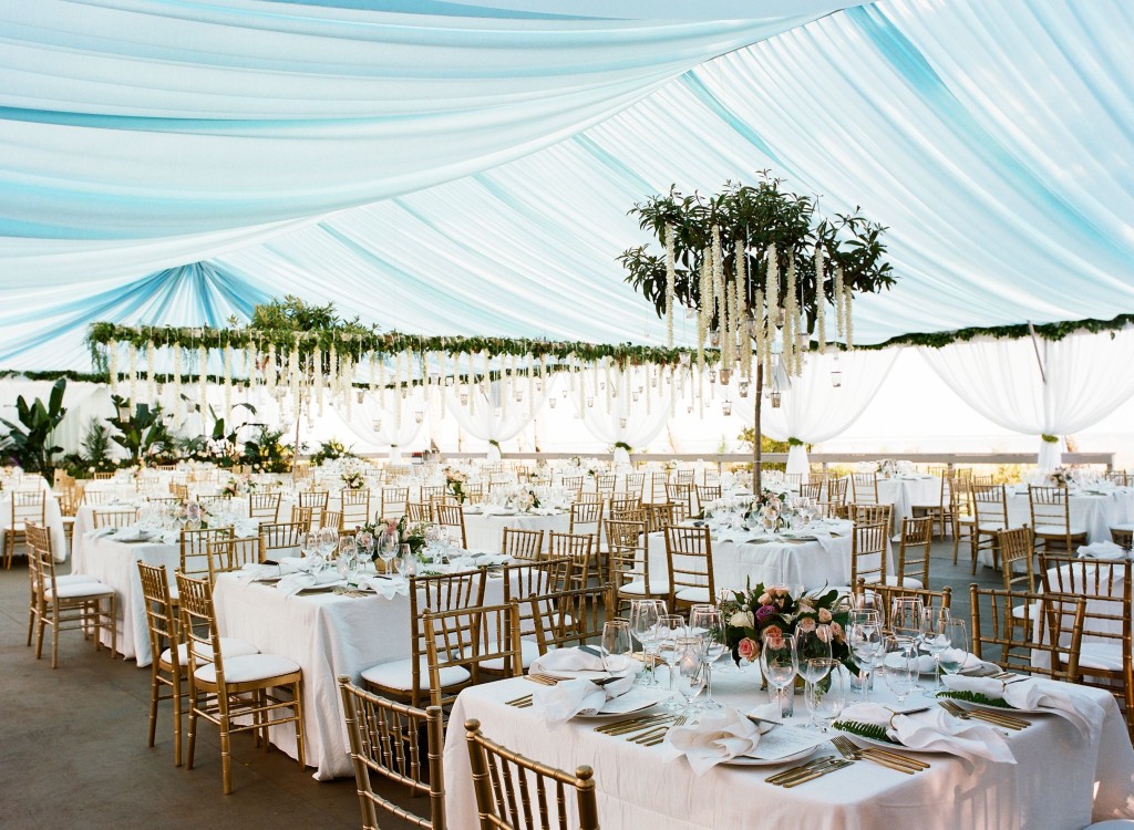 Dinner tent overall