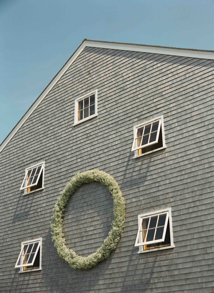 wreath on barn color